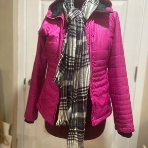 Columbia Women's pink Puffer winter coat with hood
